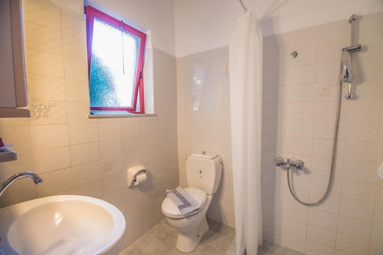 Christiana Apartments Gerani  Zewnętrze zdjęcie